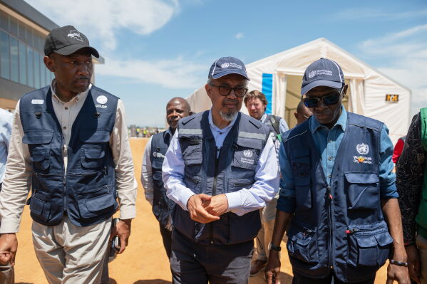 Yayin Da Ebola Ke Ƙara Ƙamari, Shugaban WHO Ya Ziyarci Cibiyar Jinya